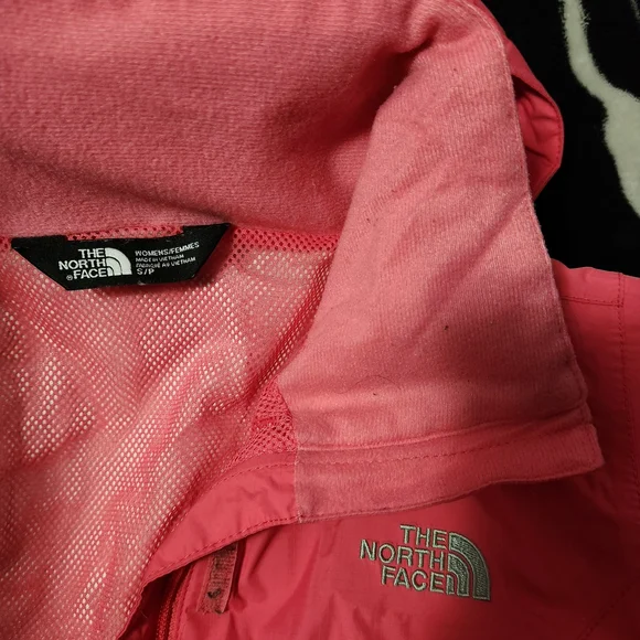 The North Face Vibrant Pink Hooded Jacket - Picture 2 of 5